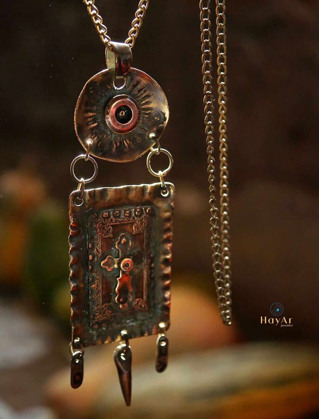 Comment un bijoutier de Gumri a eu l'idée de fabriquer des bijoux à partir de douilles