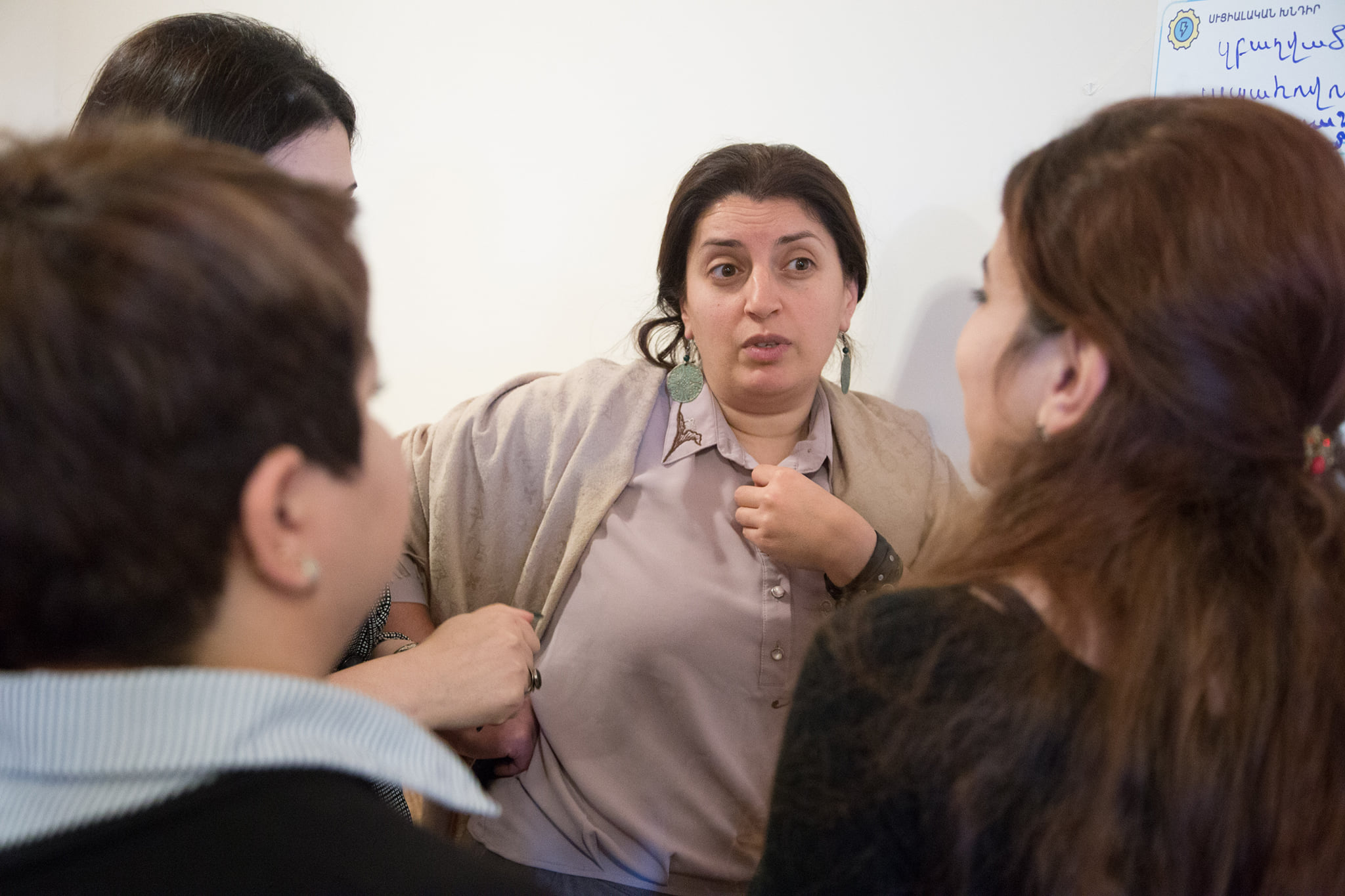 "Entre" -  Un incubateur pour une économie à visage humain