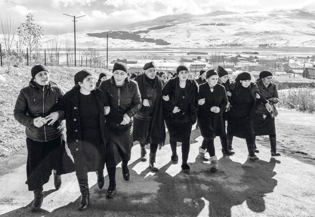 © Demir Sönmez - Funérailles dun soldat yézidi, Têmûr Kotoyan, 18 ans, originaire du village de Sangyar en Arménie