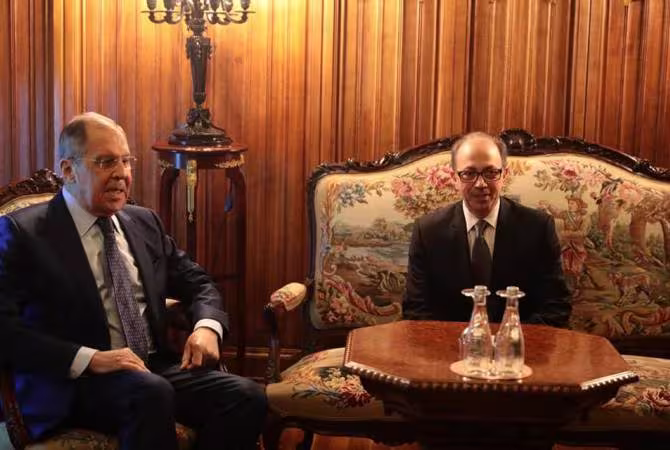 Ara Aivazyian et Sergueï Lavrov discutent du déblocage des infrastructures de la région