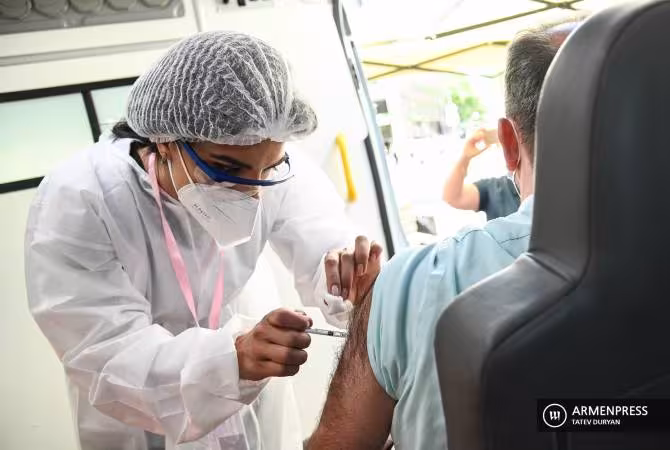 Les étrangers en Arménie peuvent se faire vacciner contre le COVID-19 uniquement dans les sites mobiles