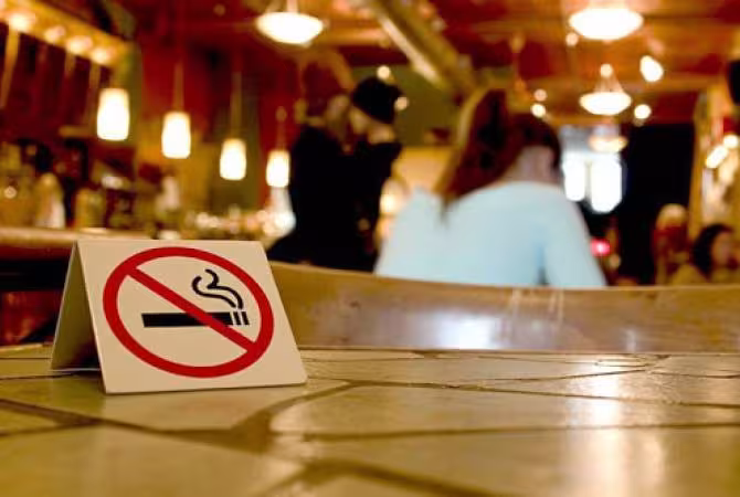 À partir du 15 mars, le tabac et les substituts du tabac seront interdits dans les établissements de restauration intérieurs et extérieurs