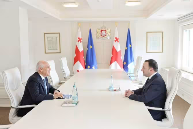 L'ambassadeur Smbatyan et le Premier ministre géorgien soulignent la nécessité de la paix dans le Caucase du Sud