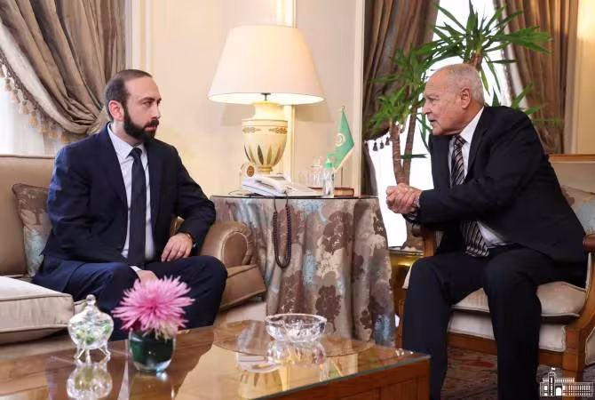 Mirzoyan souligne le caractère inacceptable des tentatives injustifiées de Bakou de manipuler le facteur religieux