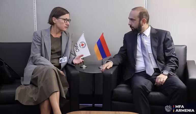 Rencontre du ministre des Affaires étrangères de l'Arménie avec le président du
			Comité international de la Croix-Rouge