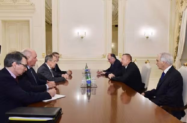 Lavrov : Bakou et Erevan peuvent améliorer leurs relations en créant une plateforme de transport en Transcaucasie