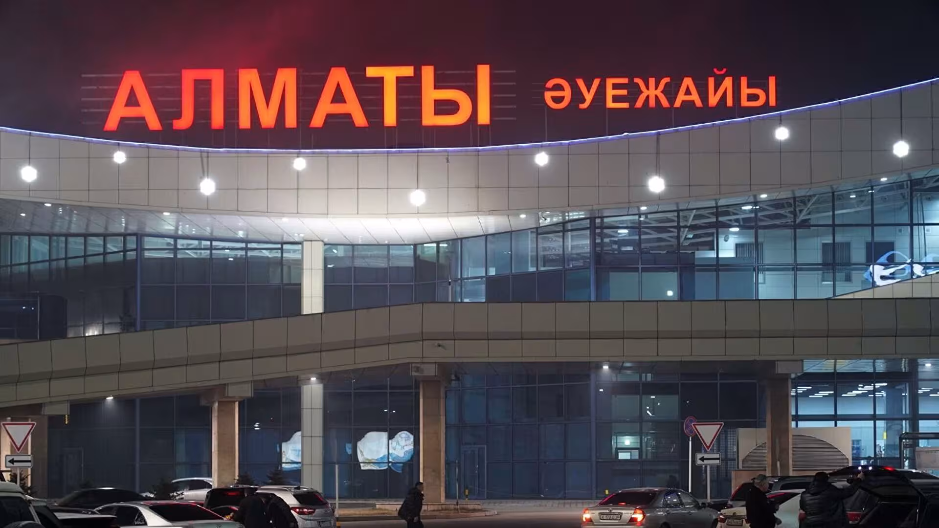 La Russie et la Géorgie évacuent leurs citoyens du Kazakhstan
