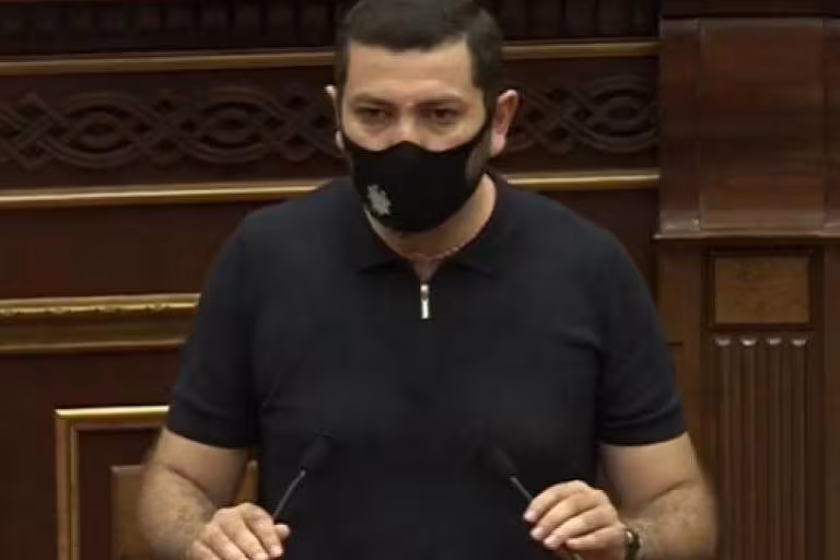 Des dizaines de Yezidis ont déposé une demande et sont prêts à protéger notre frontière commune si nécessaire : Rustam Bakoyan