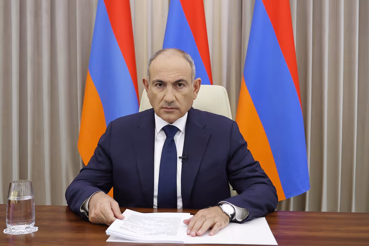 "L'Arménie n'a pas discuté et ne discutera pas avec l'Azerbaïdjan de la question de sa constitution"