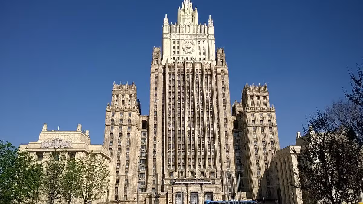 La proposition de la Russie de fournir une plateforme à l'Arménie et à l'Azerbaïdjan
			est toujours d'actualité