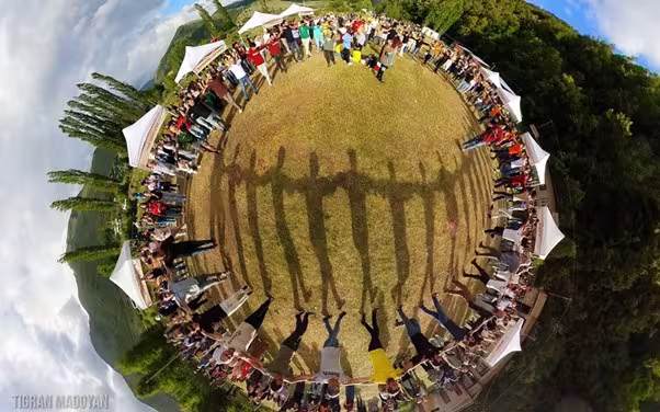 Un pas à gauche, deux pas à droite : une journée internationale de la danse qui résonne nationalement en Arménie
