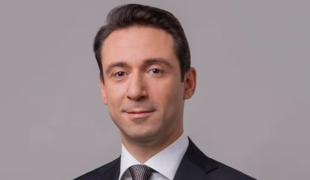 Hayk Marutyan commence à collecter des signatures contre l'augmentation des tarifs
			des transports publics à partir du 1er janvier 2025