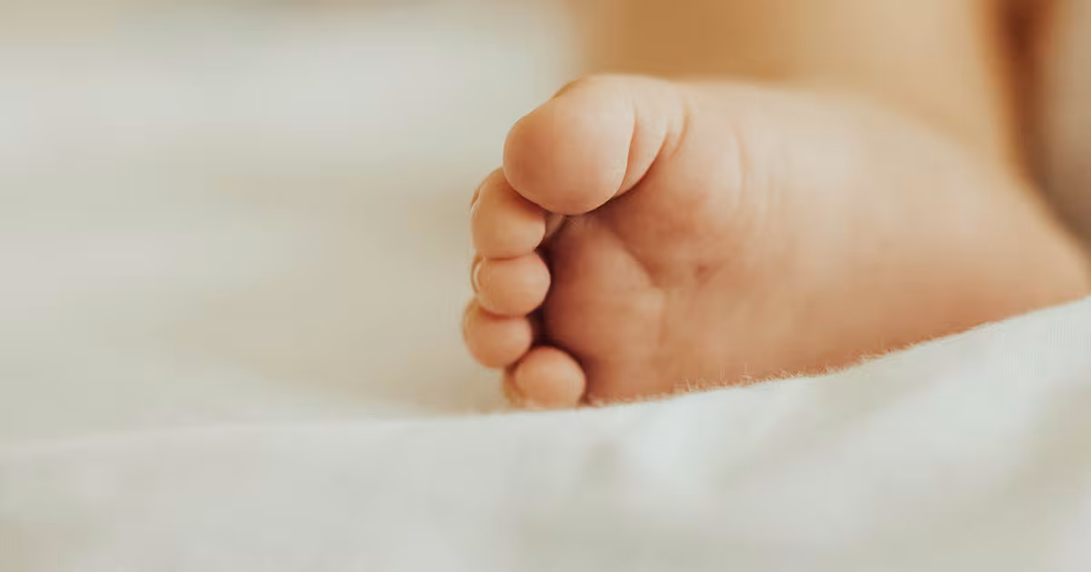 Trois personnes arrêtées, soupçonnées d'être impliquées dans le schéma d'adoption illégale