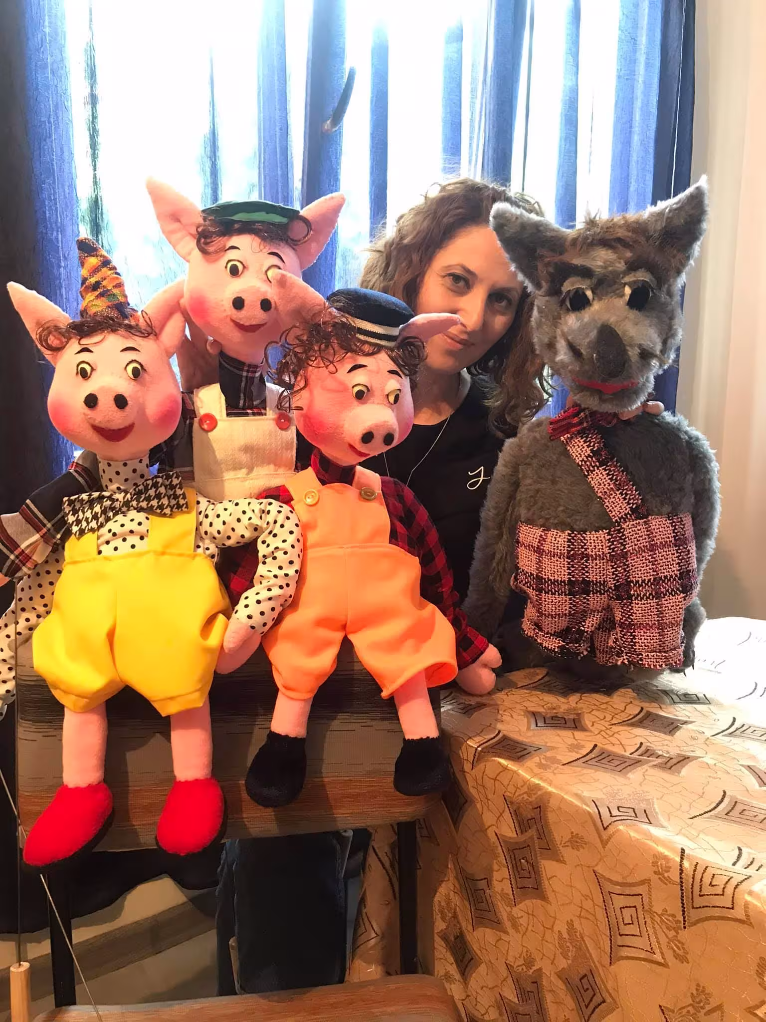  Théâtre dans une valise : la vie culturelle de Chouchi en exil