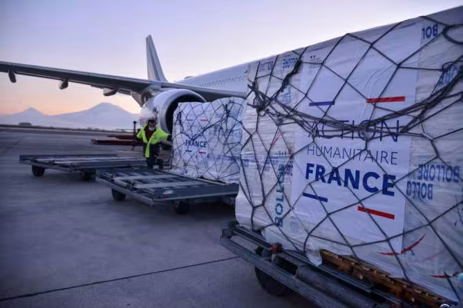 La France met en place un dispositif structuré d’aide à la population arménienne affectée par le conflit du Haut-Karabakh
