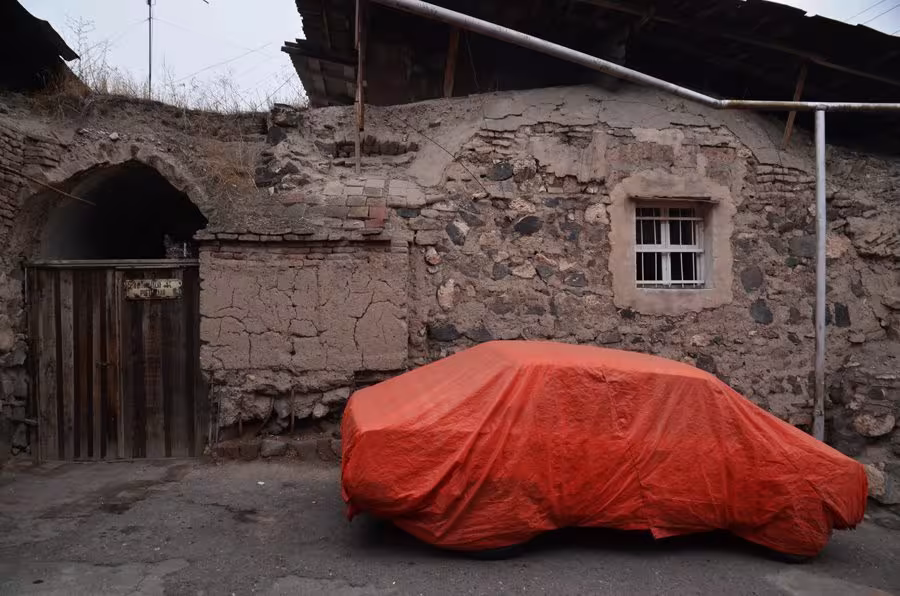  « Une ville prise en étau dans son élévation permanente… »